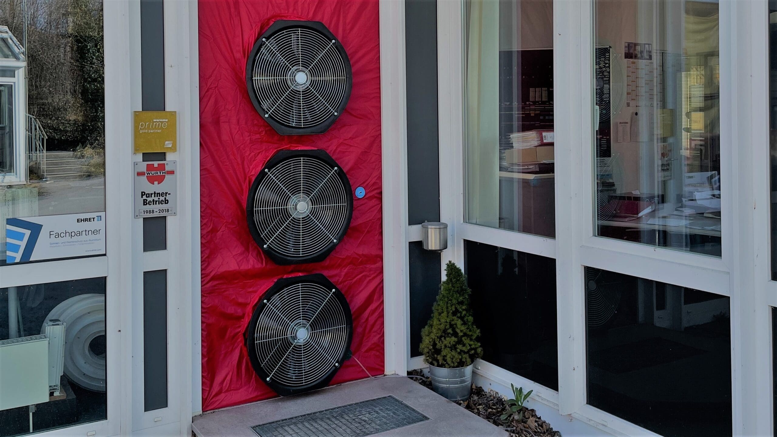 Blower door varga